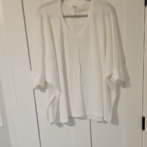 Zenana Outfitters White V-Neck Sweater
